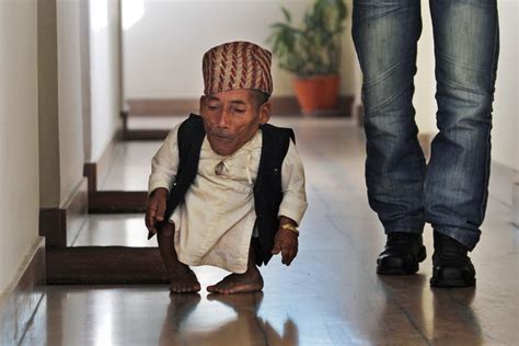 Khagendra Thapa Magar, who lives in Nepal, is the world's shortest living man (mobile). 📏🚶 Khagendra was born on October 14, 1992 and is now 27 years old. Khagendra – whose name means "Lord of the Birds" – was extremely small when he was born. “He was so tiny when he was born that he could fit in the palm of your hand and it …
